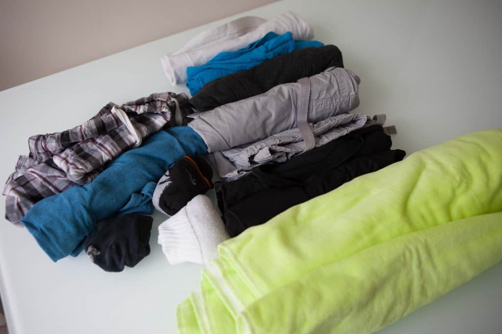 techniques on how to roll your clothes