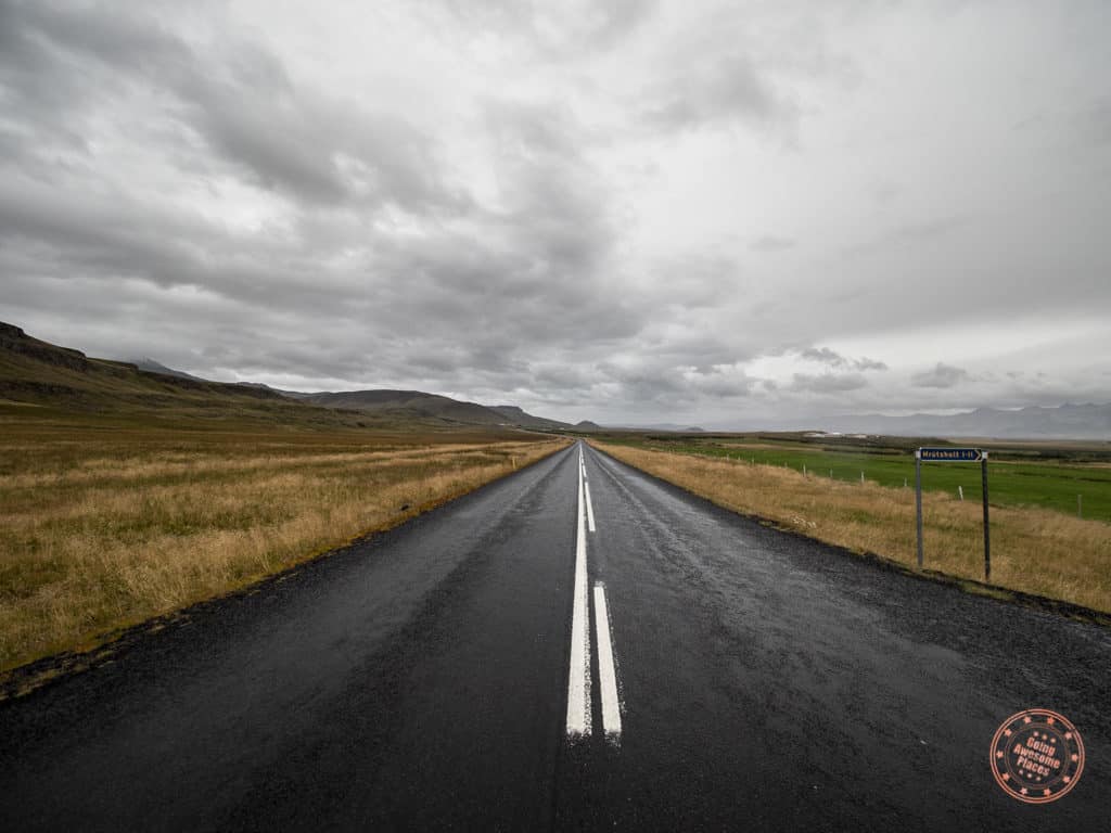 driving in iceland tips