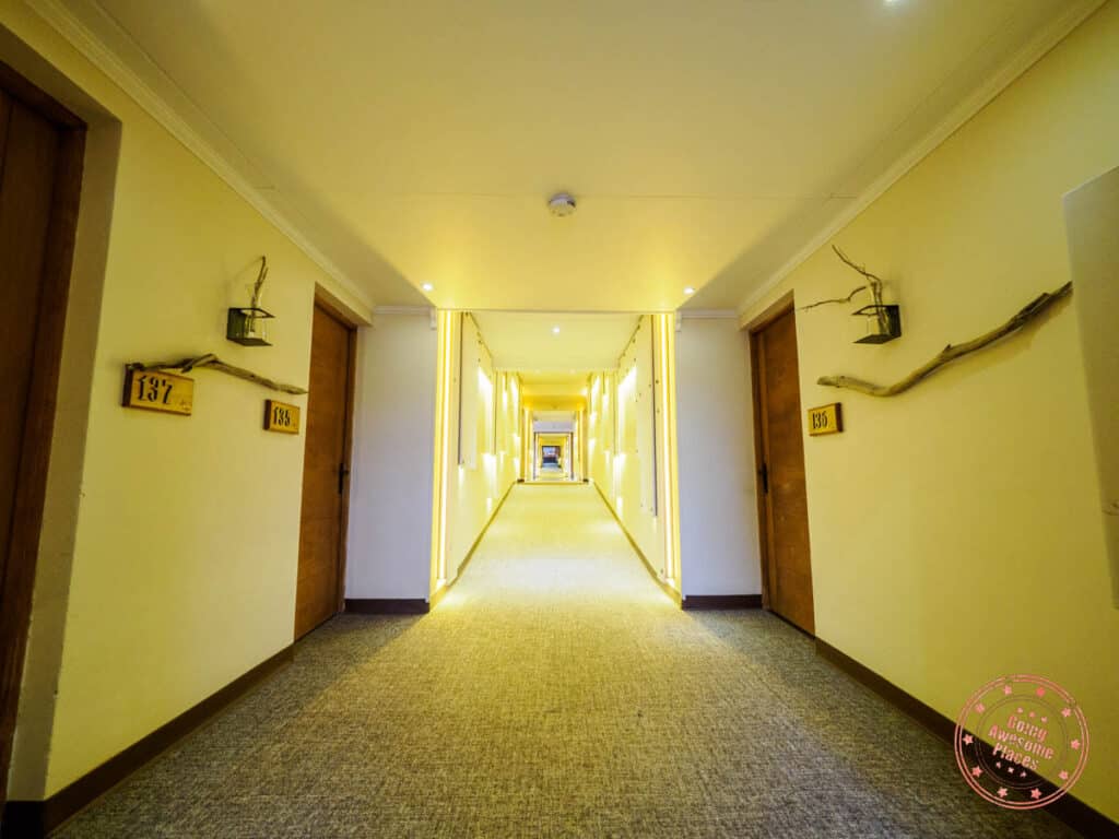 hotel las torres hallway