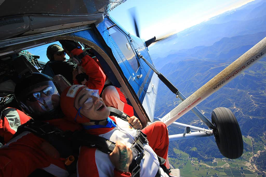 getting ready to skydive in new zealand and how to buy the best travel insurance