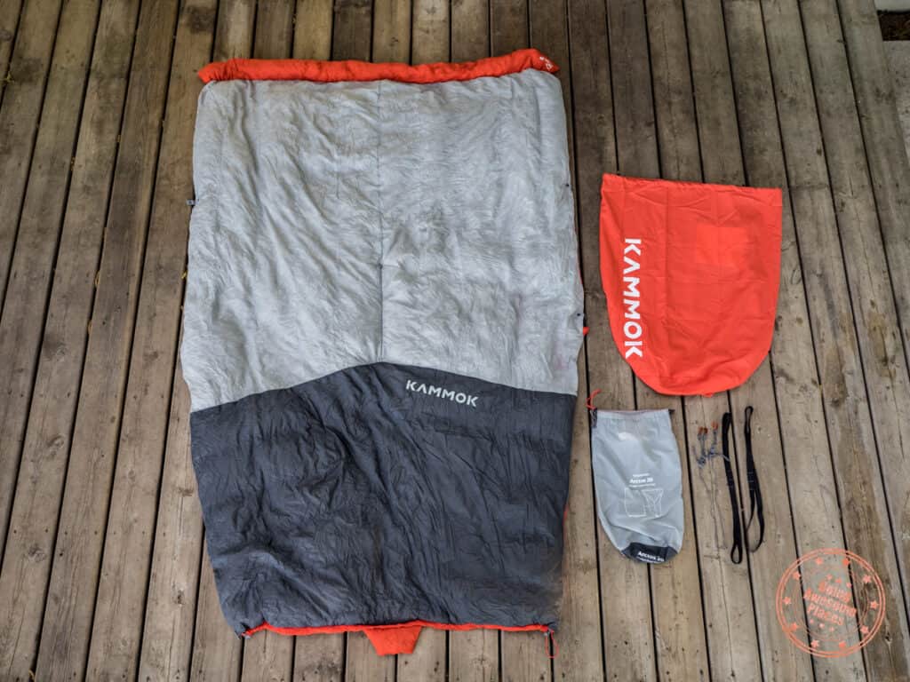 kammok arctos review of ultralight quilt with all items included.