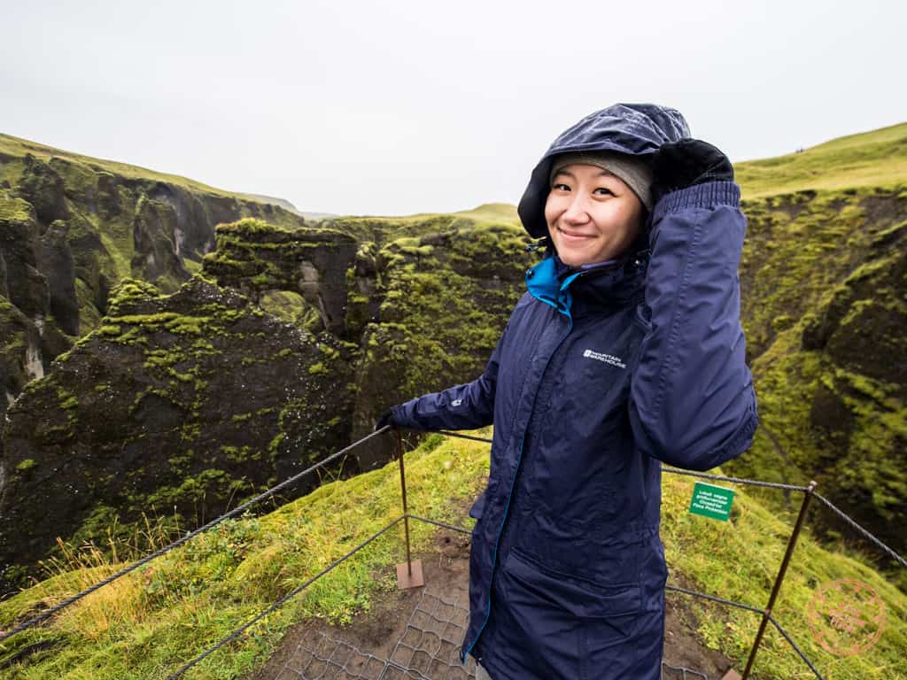 what to wear in iceland for women at fjaðrárgljúfur canyon