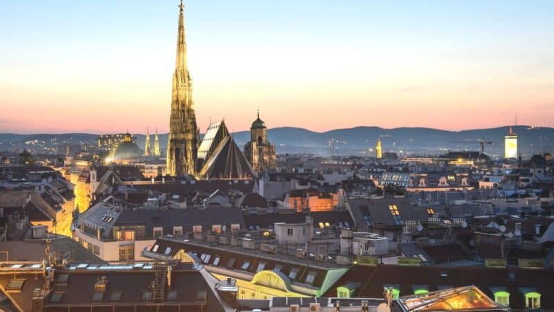 where to stay in vienna guide featured